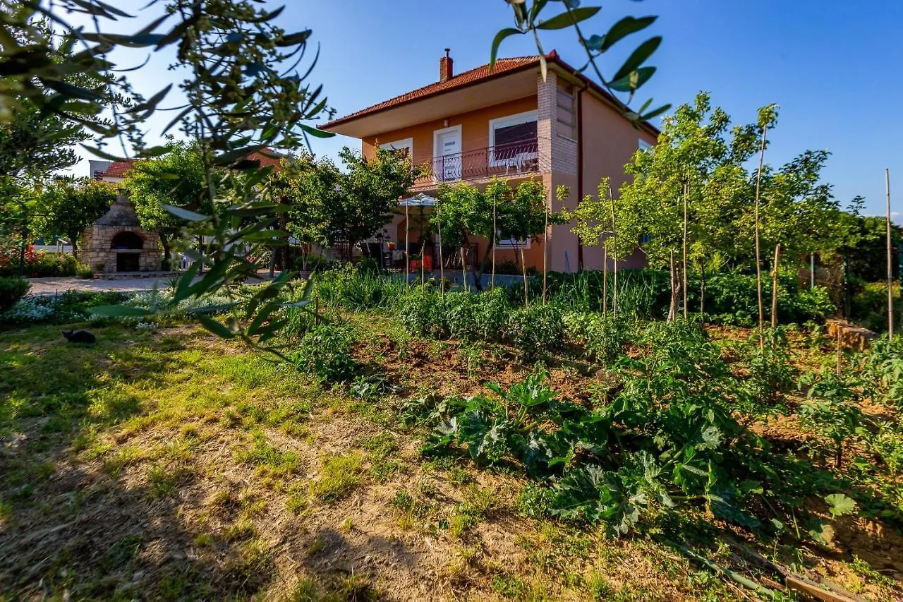 Lägenhet Chubi 2Br Apt Parking Terrace Bbq Vegetable Garden Zadar